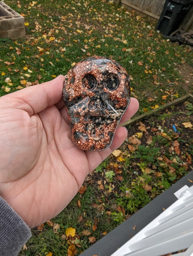 Skull orgonite with Halloween stone, firestone and copper