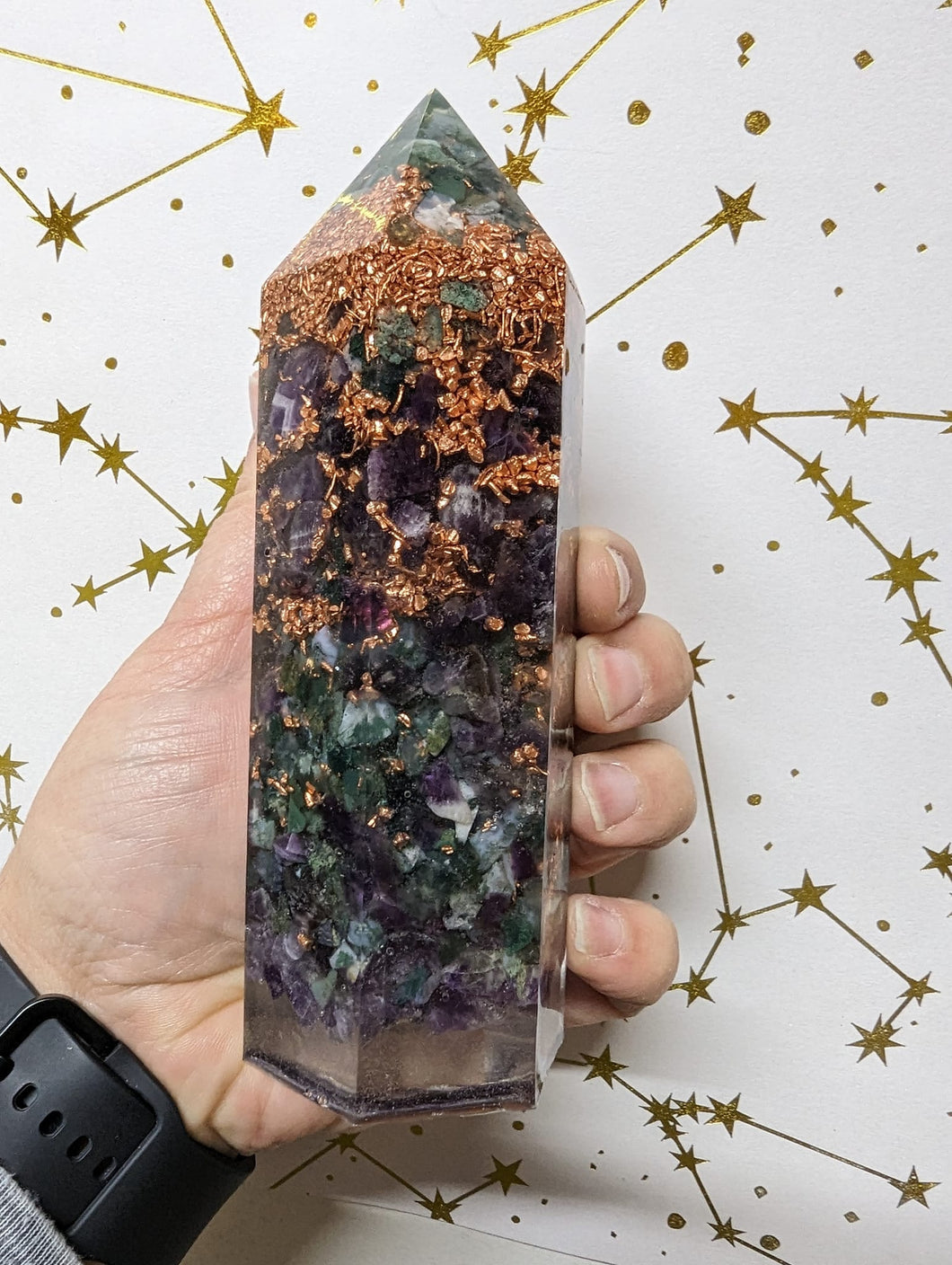 Large tower orgonite with amethyst, moss agate and copper