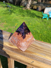 Load image into Gallery viewer, Custom pyramid orgonite *One crystal*

