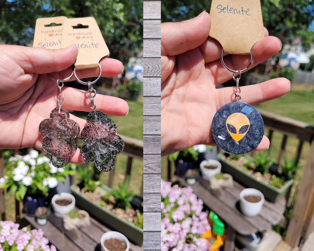 Cloud or alien keychain with selenite